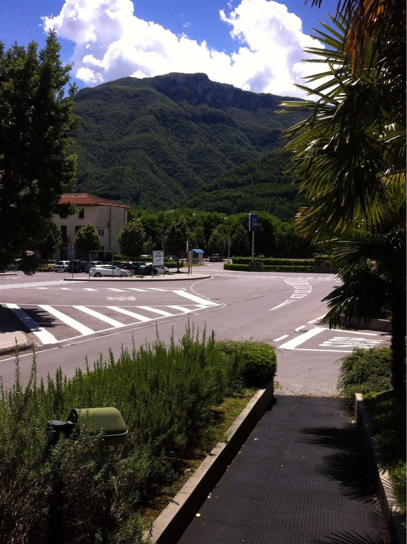 Hotel Cristallo Barga Fornaci di Barga Luaran gambar